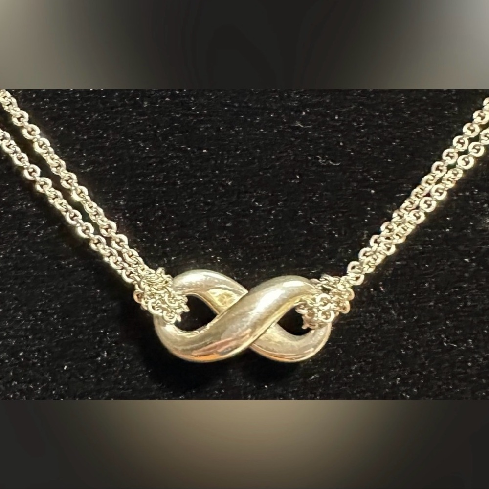 Full inclusion🌼🌸Tiffany & Co. Infinity Silver Necklace W/ Pouch-No callouts- - Picture 4 of 11